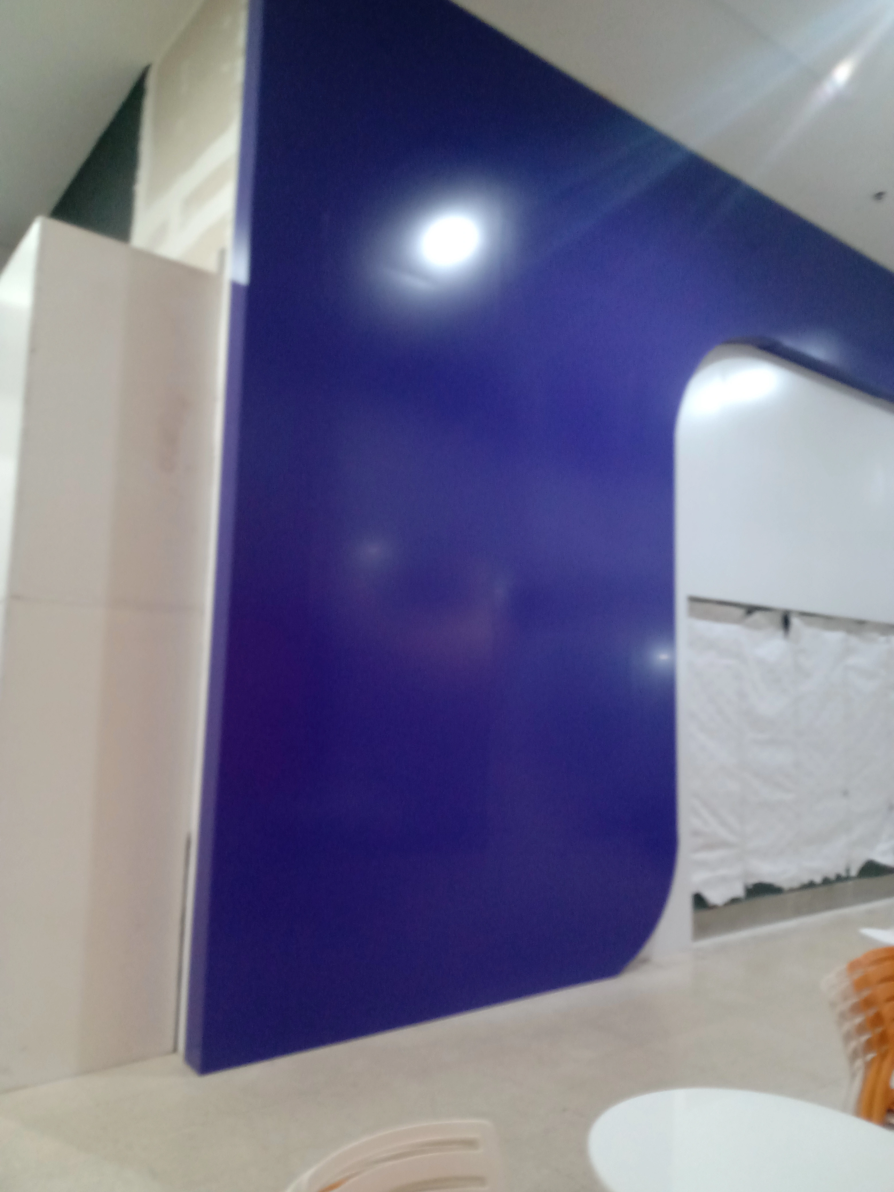 REVESTIMENTO EM ACM COM LETREIRO DE ACRILICO PRAIA SHOPPING